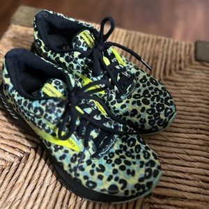 Brooks Adenaline GTS 21